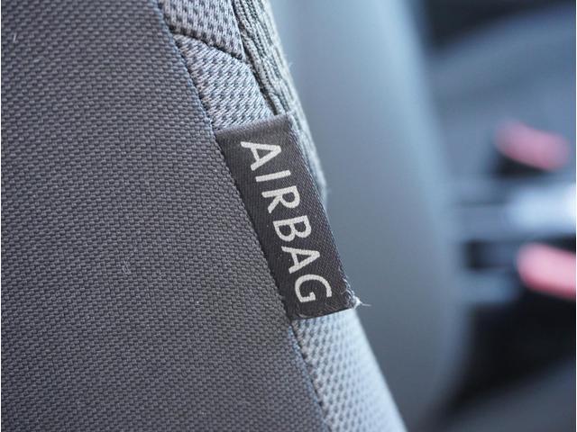 ゴルフ TSIコンフォートライン マイスター 地デジ エマージェンシーストップシグナル LKA ドライブレコーダー パワーステアリング レーダークルーズ リアビューカメラ LEDヘッドライト ETC アイドルストップ エアコン エアバッグ(32枚目)