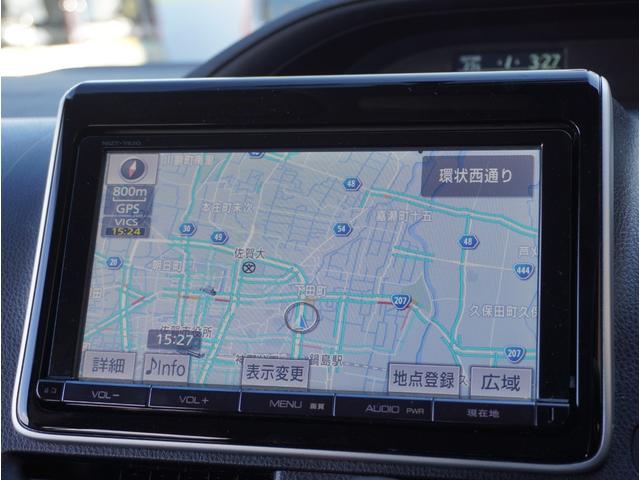 ノア Ｓｉ　地デジ　ＤＶＤ視聴可　ＬＥＤヘットライト　ＥＴＣ付き　ドライブレコーダー　横滑り防止機能　ナビＴＶ　三列シート　ＡＷ　ＡＡＣ　パワーウインドウ　メモリーナビ　ＡＢＳ　ミュージックプレイヤー接続可（3枚目）