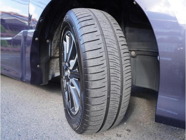 ノア Ｓｉ　地デジ　ＤＶＤ視聴可　ＬＥＤヘットライト　ＥＴＣ付き　ドライブレコーダー　横滑り防止機能　ナビＴＶ　三列シート　ＡＷ　ＡＡＣ　パワーウインドウ　メモリーナビ　ＡＢＳ　ミュージックプレイヤー接続可（18枚目）