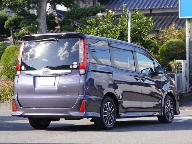 ノア Ｓｉ　地デジ　ＤＶＤ視聴可　ＬＥＤヘットライト　ＥＴＣ付き　ドライブレコーダー　横滑り防止機能　ナビＴＶ　三列シート　ＡＷ　ＡＡＣ　パワーウインドウ　メモリーナビ　ＡＢＳ　ミュージックプレイヤー接続可（22枚目）
