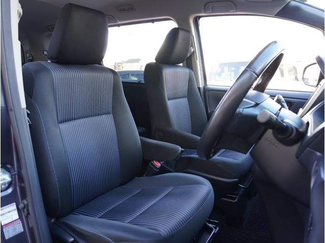 ノア Ｓｉ　地デジ　ＤＶＤ視聴可　ＬＥＤヘットライト　ＥＴＣ付き　ドライブレコーダー　横滑り防止機能　ナビＴＶ　三列シート　ＡＷ　ＡＡＣ　パワーウインドウ　メモリーナビ　ＡＢＳ　ミュージックプレイヤー接続可（26枚目）