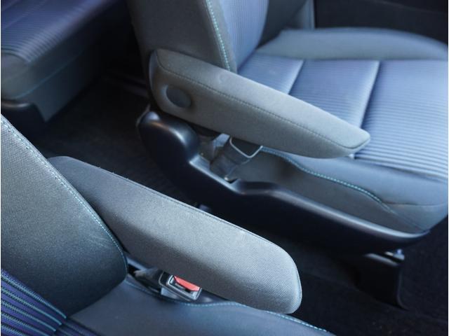 ノア Ｓｉ　地デジ　ＤＶＤ視聴可　ＬＥＤヘットライト　ＥＴＣ付き　ドライブレコーダー　横滑り防止機能　ナビＴＶ　三列シート　ＡＷ　ＡＡＣ　パワーウインドウ　メモリーナビ　ＡＢＳ　ミュージックプレイヤー接続可（27枚目）