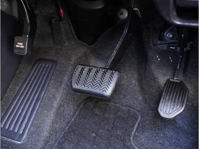 ノア Ｓｉ　地デジ　ＤＶＤ視聴可　ＬＥＤヘットライト　ＥＴＣ付き　ドライブレコーダー　横滑り防止機能　ナビＴＶ　三列シート　ＡＷ　ＡＡＣ　パワーウインドウ　メモリーナビ　ＡＢＳ　ミュージックプレイヤー接続可（28枚目）