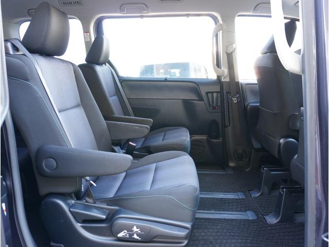 ノア Ｓｉ　地デジ　ＤＶＤ視聴可　ＬＥＤヘットライト　ＥＴＣ付き　ドライブレコーダー　横滑り防止機能　ナビＴＶ　三列シート　ＡＷ　ＡＡＣ　パワーウインドウ　メモリーナビ　ＡＢＳ　ミュージックプレイヤー接続可（31枚目）