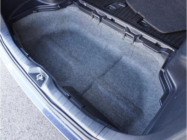 ノア Ｓｉ　地デジ　ＤＶＤ視聴可　ＬＥＤヘットライト　ＥＴＣ付き　ドライブレコーダー　横滑り防止機能　ナビＴＶ　三列シート　ＡＷ　ＡＡＣ　パワーウインドウ　メモリーナビ　ＡＢＳ　ミュージックプレイヤー接続可（45枚目）