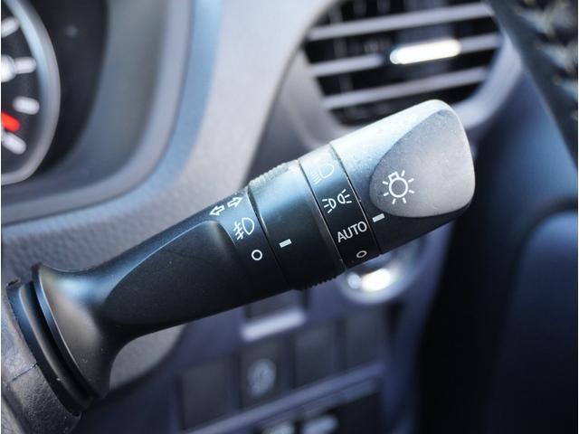 ノア Ｓｉ　地デジ　ＤＶＤ視聴可　ＬＥＤヘットライト　ＥＴＣ付き　ドライブレコーダー　横滑り防止機能　ナビＴＶ　三列シート　ＡＷ　ＡＡＣ　パワーウインドウ　メモリーナビ　ＡＢＳ　ミュージックプレイヤー接続可（55枚目）