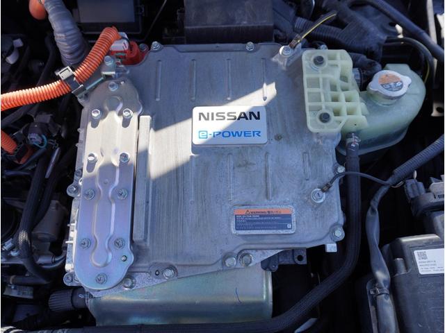 キックス Ｘ　ツートーンインテリアエディション　エマージェンシーＢ　セキュリティ　地デジ　アラウンドモニター　前後ソナー　Ｒカメラ　ＬＥＤ　シートヒーター　エアコン　ドラレコ　スマートキー　ＥＴＣ　フロントカメラ　メモリーナビ　サイドエアバック（72枚目）