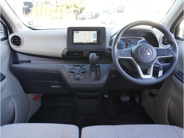 ｅＫワゴン Ｍ　ＡＵＸ接続　オートハイビーム　ＤＶＤ再生可　踏み間違い防止アシスト　車線逸脱警報　イモビライザー　ナビＴＶ　ＥＴＣ　パワーウィンドウ　フルセグ　Ｐセンサー　マニュアルエアコン　バックカメラ　ＡＳＣ（5枚目）