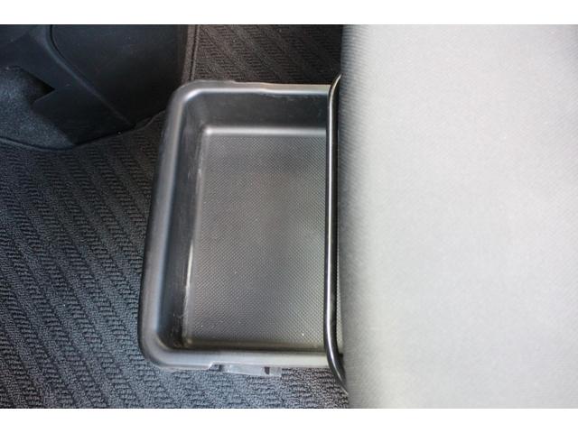 タンク カスタムＧ－Ｔ　スマキ－　地上デジタル　アルミホイル　踏み間違い防止装置　レーンアシスト　シートヒータ　ターボ車　Ｃソナー　両側電動ドア　ＬＥＤヘッドライト　クルコン　横滑り防止装置　ウォークスルー　キーレス　ＤＶＤ（33枚目）