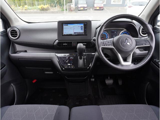 ｅＫクロス Ｇ　エアバッグ　アイスト　オートＬＥＤ　車線逸脱警報装置　Ｓヒーター　ＬＥＤ　ＤＶＤ再生　スマートキー　クリアランスソナー　フルセグＴＶ　オートエアコン　メモリーナビ　バックモニター　ナビＴＶ　キーフリー（5枚目）