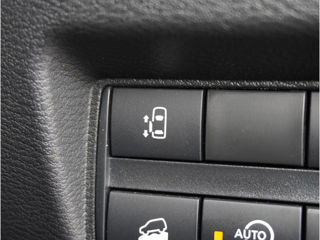 デリカミニ Ｔ　エアコン　キーフリー　Ｂカメラ　前席シートヒーター　ルーフレール　車線逸脱警報　ＥＴＣ　ＬＥＤヘッドライト　ｉストップ　クリアランスソナー　スマートキー　エアバッグ　盗難防止　ベンチシート　ターボ（10枚目）