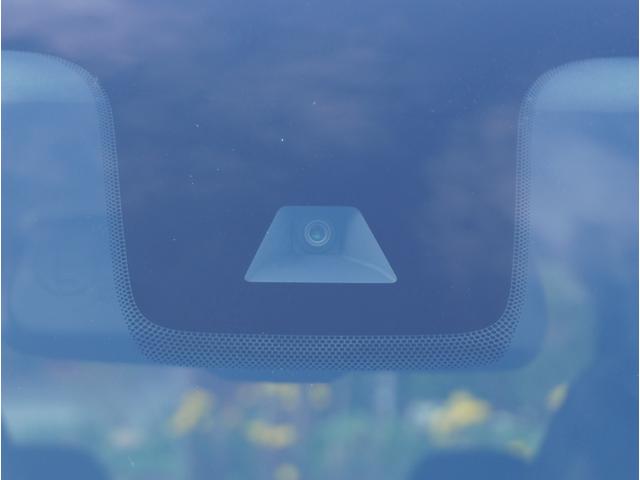 デリカミニ Ｔ　エアコン　キーフリー　Ｂカメラ　前席シートヒーター　ルーフレール　車線逸脱警報　ＥＴＣ　ＬＥＤヘッドライト　ｉストップ　クリアランスソナー　スマートキー　エアバッグ　盗難防止　ベンチシート　ターボ（18枚目）