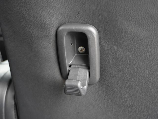 デリカミニ Ｔ　エアコン　キーフリー　Ｂカメラ　前席シートヒーター　ルーフレール　車線逸脱警報　ＥＴＣ　ＬＥＤヘッドライト　ｉストップ　クリアランスソナー　スマートキー　エアバッグ　盗難防止　ベンチシート　ターボ（40枚目）