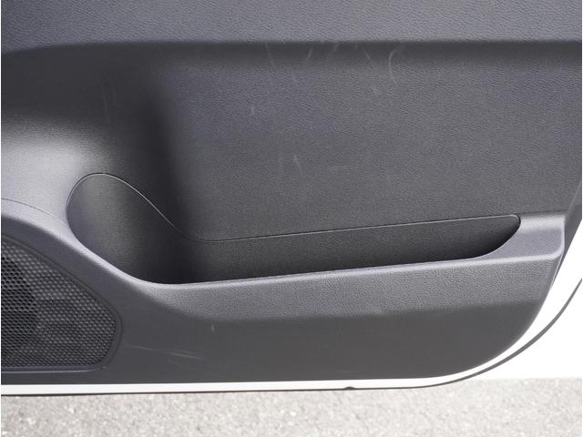 デリカミニ Ｔ　エアコン　キーフリー　Ｂカメラ　前席シートヒーター　ルーフレール　車線逸脱警報　ＥＴＣ　ＬＥＤヘッドライト　ｉストップ　クリアランスソナー　スマートキー　エアバッグ　盗難防止　ベンチシート　ターボ（50枚目）