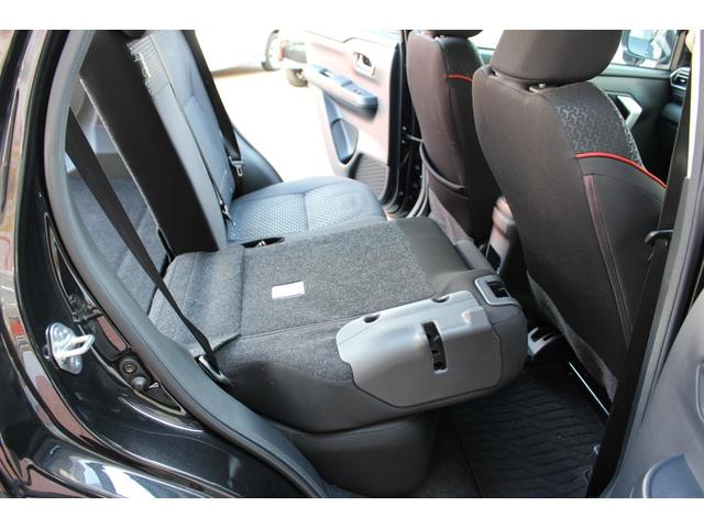 ��ȃV�[�g�͍��E�Ɨ��œ|�����Ƃ��ł��܂��B