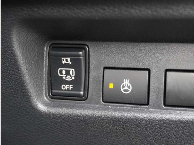 ����ȑ��d���X���C�h�h�A�̉��ɑ�����X�b�Ɠ���ăT�b�ƈ��������ŁA�h�A�������ŊJ���܂��B�ו��Ȃǂŗ��肪�ӂ������Ă��Ă��A�֗��ȋ@�\�ł��B