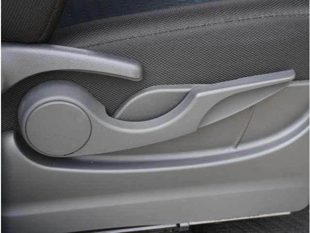 ルーミー カスタムＧ－Ｔ　純正ディスプレイオーディオ　パノラマモニター　ＥＴＣ　シートヒーター　両側電動スライドドア　フルセグＴＶ　Ｂｌｕｅｔｏｏｔｈ　アダプティブクルーズコントロール　スマートキー　プッシュスタート（32枚目）