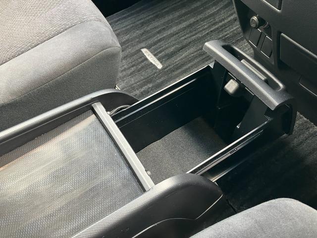 エスティマ アエラス　純正ナビ　バックカメラ　後席モニター　両側電動スライドドア　プッシュスタート　クルコン　メモリナビ　ＤＶＤ再生可能　デュアルエアバック　衝突安全ボディ　Ｗエアコン（40枚目）