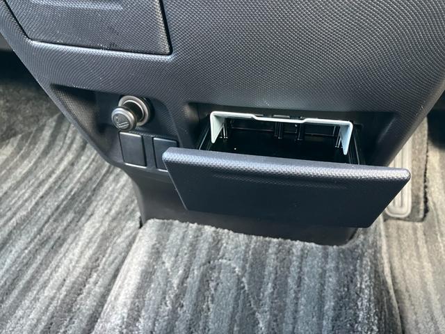 エスティマ アエラス　純正ナビ　バックカメラ　後席モニター　両側電動スライドドア　プッシュスタート　クルコン　メモリナビ　ＤＶＤ再生可能　デュアルエアバック　衝突安全ボディ　Ｗエアコン（44枚目）