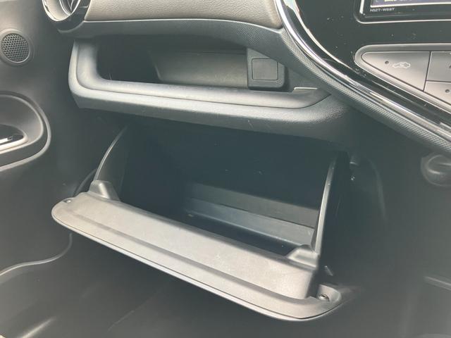 アクア クロスオーバー グラム 純正ナビ バックカメラ ETC ドラレコ フルセグTV スマートキー 衝突軽減ブレーキシステム スペアタイヤ クリアナンスソナー 横滑り防止 アイドリングストップ オートエアコン(45枚目)