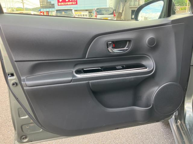 アクア クロスオーバー グラム 純正ナビ バックカメラ ETC ドラレコ フルセグTV スマートキー 衝突軽減ブレーキシステム スペアタイヤ クリアナンスソナー 横滑り防止 アイドリングストップ オートエアコン(55枚目)