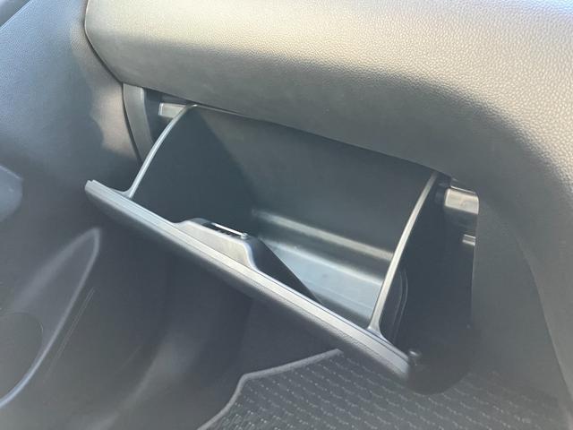 スイフトスポーツ ベースグレード　メモリーナビ　全方位カメラ付き　被害軽減ブレーキ　自動追従　ＬＥＤヘットランプ　クリアランスソナ　スマートキーＰスタート　キーフリーシステム　１オナ　横滑り防止システム　セキュリティ　シ－トヒ－タ－（46枚目）