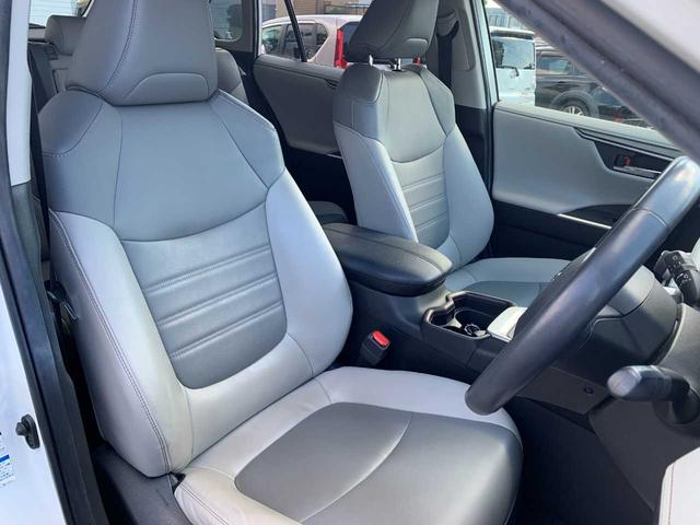 ＲＡＶ４ ハイブリッドＧ　禁煙車　フルセグナビ　Ｂｌｕｅｔｏｏｔｈ　全方位カメラ　衝突被害軽減ブレーキ　障害物センサー　アクセル踏み間違い防止装置　シートヒーター　シートエアコン　電動シート（17枚目）