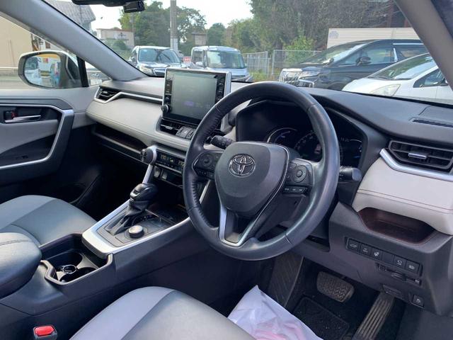 ＲＡＶ４ ハイブリッドＧ　禁煙車　フルセグナビ　Ｂｌｕｅｔｏｏｔｈ　全方位カメラ　衝突被害軽減ブレーキ　障害物センサー　アクセル踏み間違い防止装置　シートヒーター　シートエアコン　電動シート（19枚目）