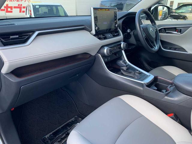 ＲＡＶ４ ハイブリッドＧ　禁煙車　フルセグナビ　Ｂｌｕｅｔｏｏｔｈ　全方位カメラ　衝突被害軽減ブレーキ　障害物センサー　アクセル踏み間違い防止装置　シートヒーター　シートエアコン　電動シート（21枚目）
