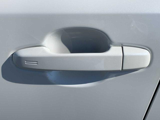 Ｃ－ＨＲ Ｇ　アダプティブクルーズコントロール　衝突被害軽減ブレーキ　障害物センサー　レーンキープアシスト　フルセグナビ　ＣＤ　ＤＶＤ　Ｂｌｕｅｔｏｏｔｈ　バックカメラ　ＥＴＣ　ドラレコシートヒータ（16枚目）