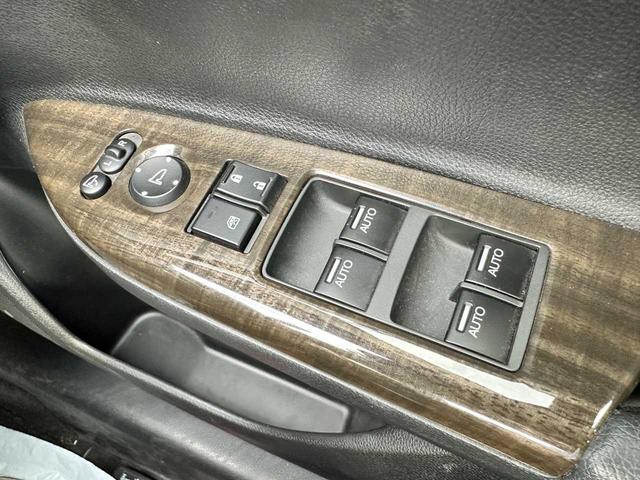 アコードハイブリッド EX 純正ナビ CD/DVD バックカメラ 禁煙車 アダプティブクルーズコントロール 衝突被害軽減ブレーキ 横滑り防止装置 レーンキープアシスト 電動シート ドラレコ ETC(24枚目)