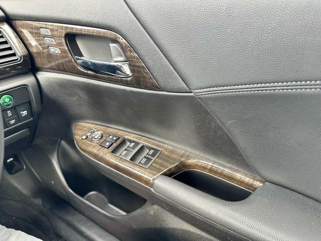 アコードハイブリッド EX 純正ナビ CD/DVD バックカメラ 禁煙車 アダプティブクルーズコントロール 衝突被害軽減ブレーキ 横滑り防止装置 レーンキープアシスト 電動シート ドラレコ ETC(25枚目)