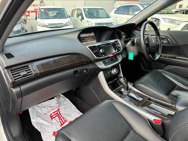 アコードハイブリッド EX 純正ナビ CD/DVD バックカメラ 禁煙車 アダプティブクルーズコントロール 衝突被害軽減ブレーキ 横滑り防止装置 レーンキープアシスト 電動シート ドラレコ ETC(26枚目)