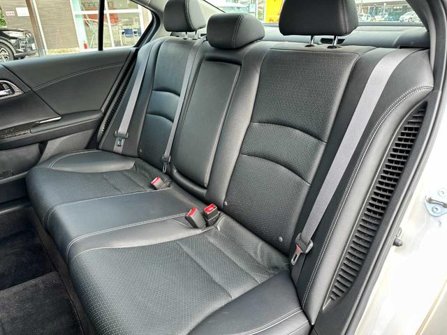 アコードハイブリッド EX 純正ナビ CD/DVD バックカメラ 禁煙車 アダプティブクルーズコントロール 衝突被害軽減ブレーキ 横滑り防止装置 レーンキープアシスト 電動シート ドラレコ ETC(29枚目)