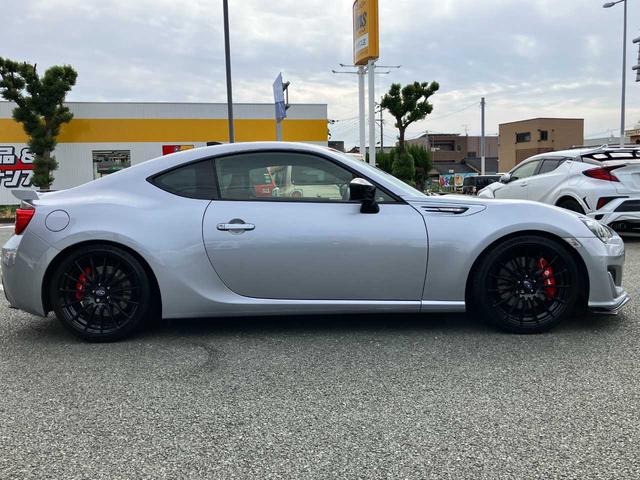 ＢＲＺ ＳＴＩ　スポーツ　ＨＫＳＧＴ２スーパーチャージャー・オイルクーラー・フラッシュエディター　ＭＴ車　禁煙車　フルセグナビ　バックカメラ　ＥＴＣ（4枚目）