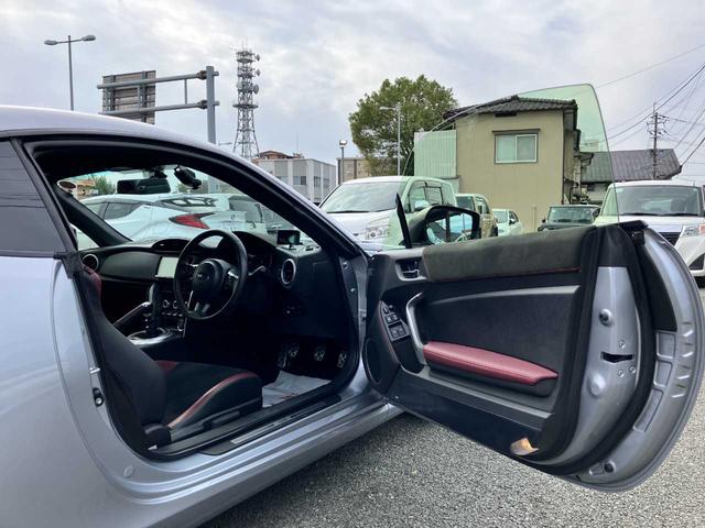 ＢＲＺ ＳＴＩ　スポーツ　ＨＫＳＧＴ２スーパーチャージャー・オイルクーラー・フラッシュエディター　ＭＴ車　禁煙車　フルセグナビ　バックカメラ　ＥＴＣ（20枚目）