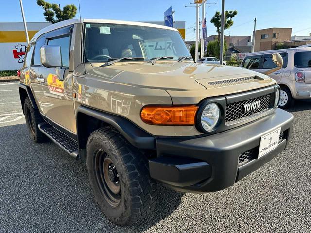FJクルーザー ベースグレード 禁煙車 純正フルセグナビ バックカメラ CD/DVD サイドエアバッグ カーテンエアバッグ 障害物センサー(3枚目)
