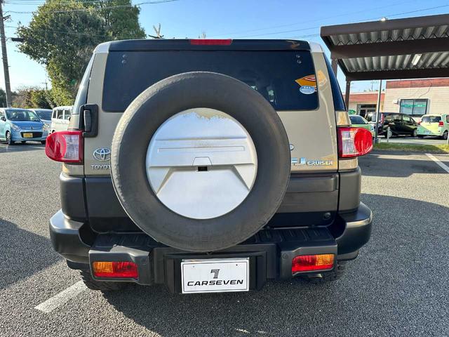 FJクルーザー ベースグレード 禁煙車 純正フルセグナビ バックカメラ CD/DVD サイドエアバッグ カーテンエアバッグ 障害物センサー(6枚目)