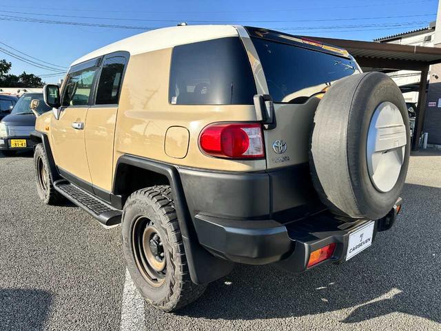 FJクルーザー ベースグレード 禁煙車 純正フルセグナビ バックカメラ CD/DVD サイドエアバッグ カーテンエアバッグ 障害物センサー(7枚目)