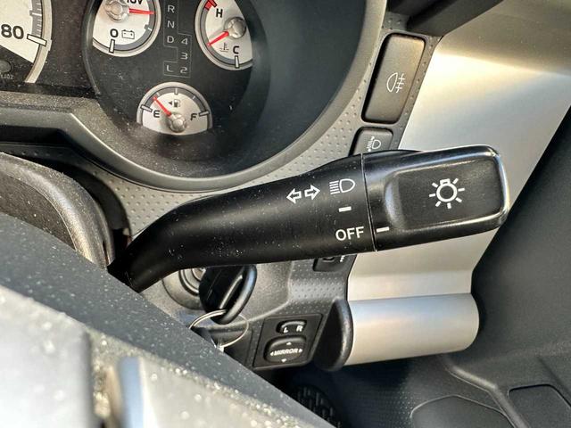 FJクルーザー ベースグレード 禁煙車 純正フルセグナビ バックカメラ CD/DVD サイドエアバッグ カーテンエアバッグ 障害物センサー(30枚目)