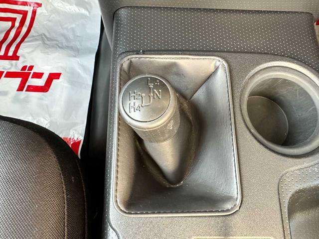 FJクルーザー ベースグレード 禁煙車 純正フルセグナビ バックカメラ CD/DVD サイドエアバッグ カーテンエアバッグ 障害物センサー(37枚目)