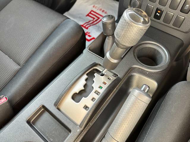FJクルーザー ベースグレード 禁煙車 純正フルセグナビ バックカメラ CD/DVD サイドエアバッグ カーテンエアバッグ 障害物センサー(38枚目)