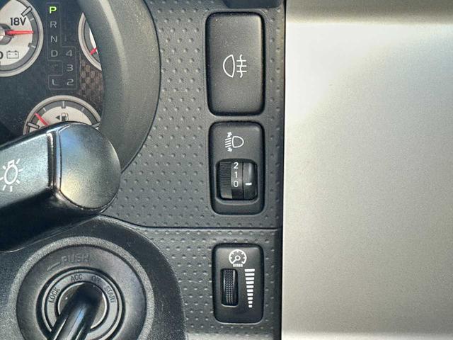 FJクルーザー ベースグレード 禁煙車 純正フルセグナビ バックカメラ CD/DVD サイドエアバッグ カーテンエアバッグ 障害物センサー(41枚目)