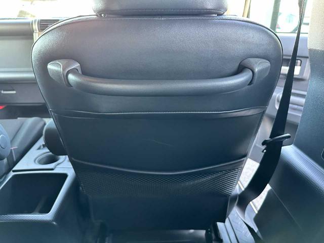 FJクルーザー ベースグレード 禁煙車 純正フルセグナビ バックカメラ CD/DVD サイドエアバッグ カーテンエアバッグ 障害物センサー(52枚目)