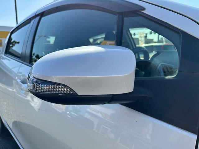 ヴィッツ ハイブリッドＵ　禁煙車　フルセグＴＶ　Ｂｌｕｅｔｏｏｔｈ　ＣＤ／ＤＶＤ　バックカメラ　ＥＴＣ　ドライブレコーダー前後　クルーズコントロール　運転席・助手席エアバッグ　衝突被害軽減ブレーキ　レーンキープアシスト（16枚目）