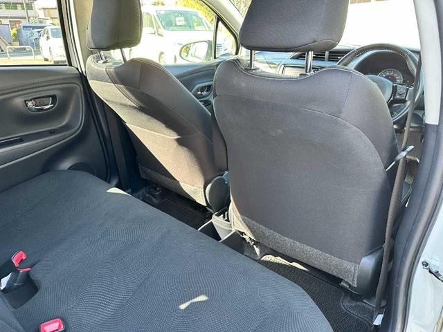 ヴィッツ ハイブリッドＵ　禁煙車　フルセグＴＶ　Ｂｌｕｅｔｏｏｔｈ　ＣＤ／ＤＶＤ　バックカメラ　ＥＴＣ　ドライブレコーダー前後　クルーズコントロール　運転席・助手席エアバッグ　衝突被害軽減ブレーキ　レーンキープアシスト（26枚目）