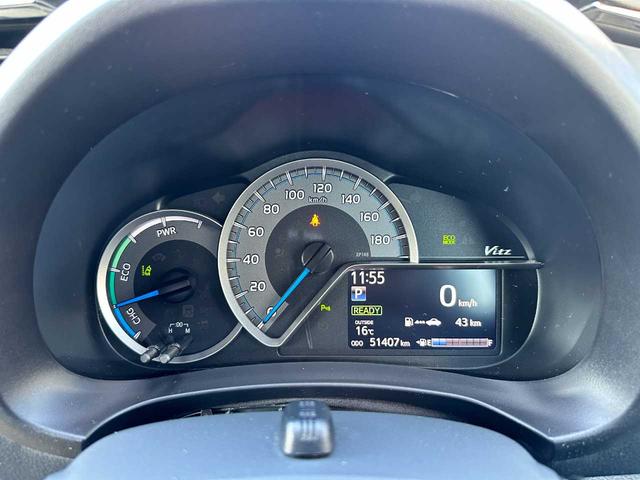 ヴィッツ ハイブリッドＵ　禁煙車　フルセグＴＶ　Ｂｌｕｅｔｏｏｔｈ　ＣＤ／ＤＶＤ　バックカメラ　ＥＴＣ　ドライブレコーダー前後　クルーズコントロール　運転席・助手席エアバッグ　衝突被害軽減ブレーキ　レーンキープアシスト（33枚目）