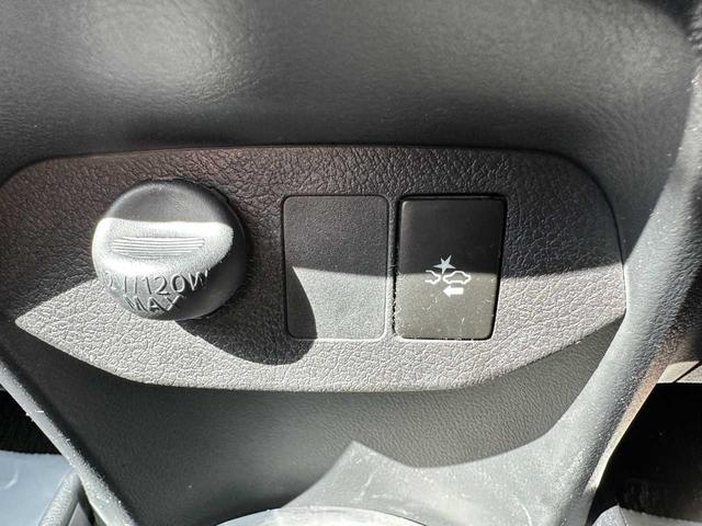ヴィッツ ハイブリッドＵ　禁煙車　フルセグＴＶ　Ｂｌｕｅｔｏｏｔｈ　ＣＤ／ＤＶＤ　バックカメラ　ＥＴＣ　ドライブレコーダー前後　クルーズコントロール　運転席・助手席エアバッグ　衝突被害軽減ブレーキ　レーンキープアシスト（46枚目）