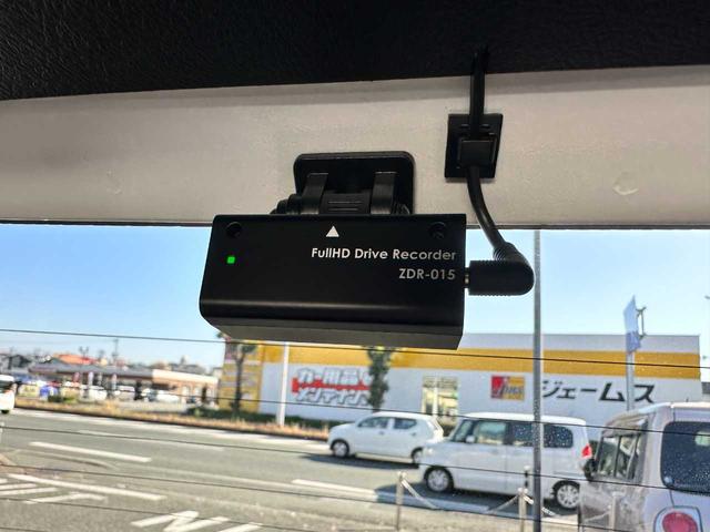 ヴィッツ ハイブリッドＵ　禁煙車　フルセグＴＶ　Ｂｌｕｅｔｏｏｔｈ　ＣＤ／ＤＶＤ　バックカメラ　ＥＴＣ　ドライブレコーダー前後　クルーズコントロール　運転席・助手席エアバッグ　衝突被害軽減ブレーキ　レーンキープアシスト（50枚目）