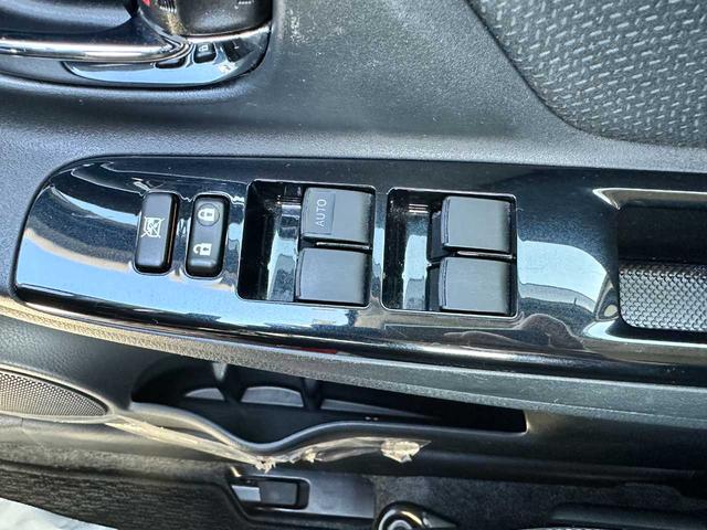 ヴィッツ ハイブリッドＵ　禁煙車　フルセグＴＶ　Ｂｌｕｅｔｏｏｔｈ　ＣＤ／ＤＶＤ　バックカメラ　ＥＴＣ　ドライブレコーダー前後　クルーズコントロール　運転席・助手席エアバッグ　衝突被害軽減ブレーキ　レーンキープアシスト（53枚目）